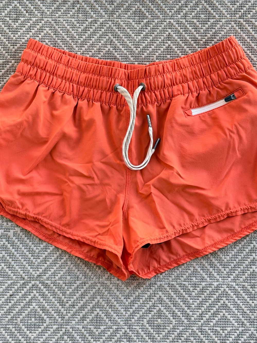 Vuori Shorts Womens Small Orange The Rise The Shine Lined Running Athletic VW304 - Picture 16 of 16